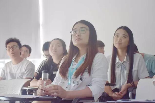 深圳中心 | UI精英班平面设计阶段答辩精彩瞬间！