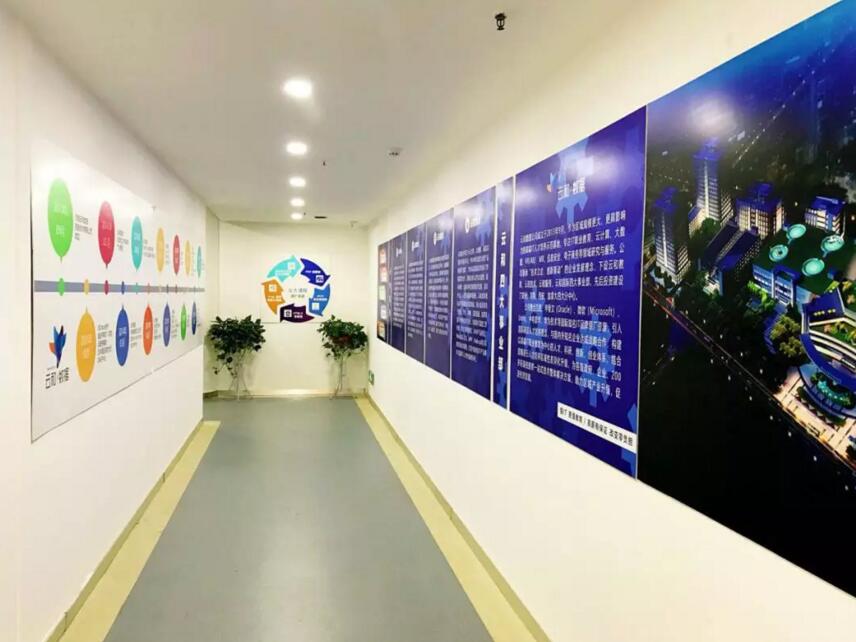 喜报！云和数据西安中心首届UI班学员实现百分百就业 ！