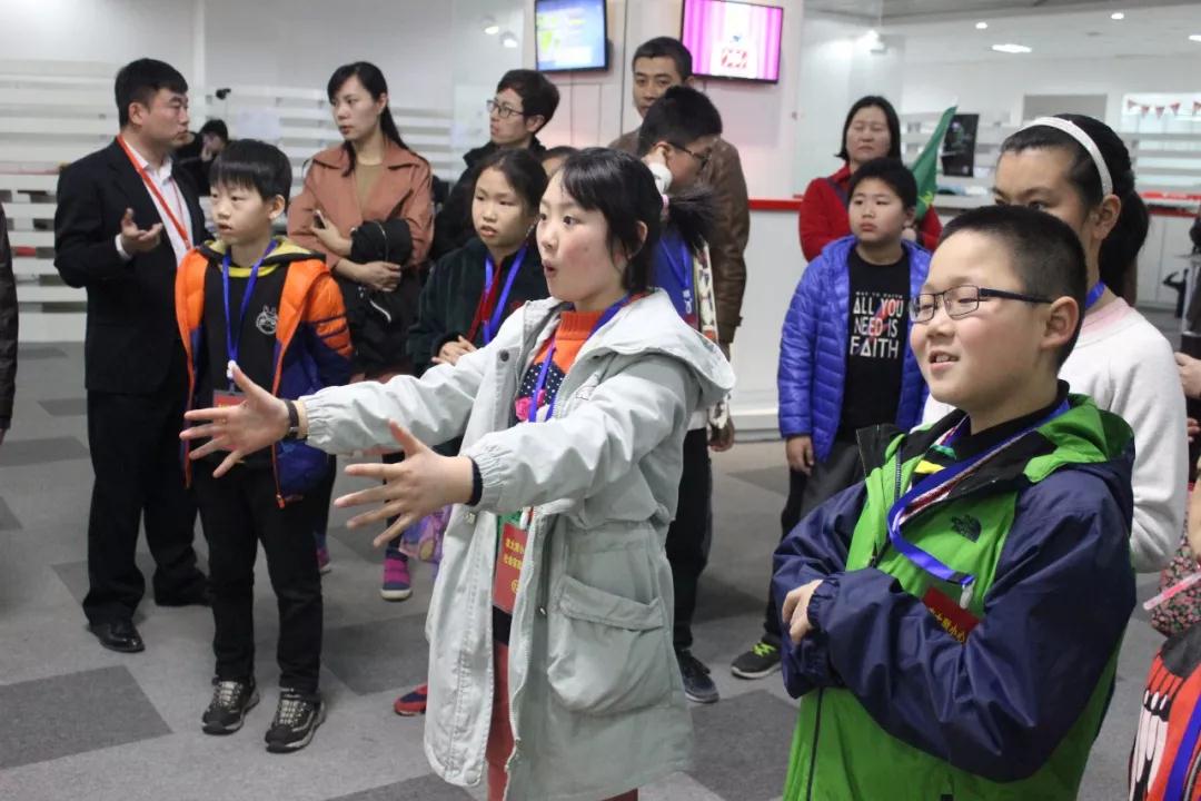 来云和数据体验VR技术,他们不想走了