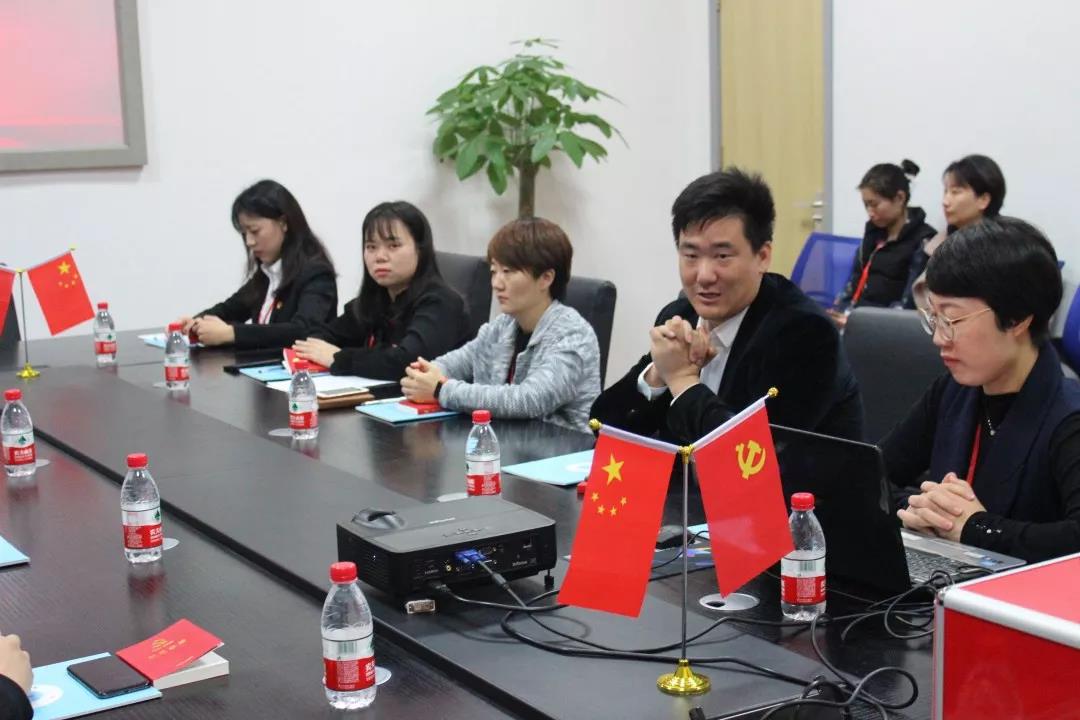 (云和数据董事长兼总经理郭凯发表讲话)